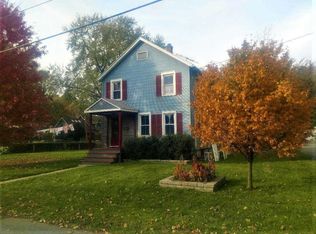 7 W Chestnut St, Rhinebeck, NY 12572