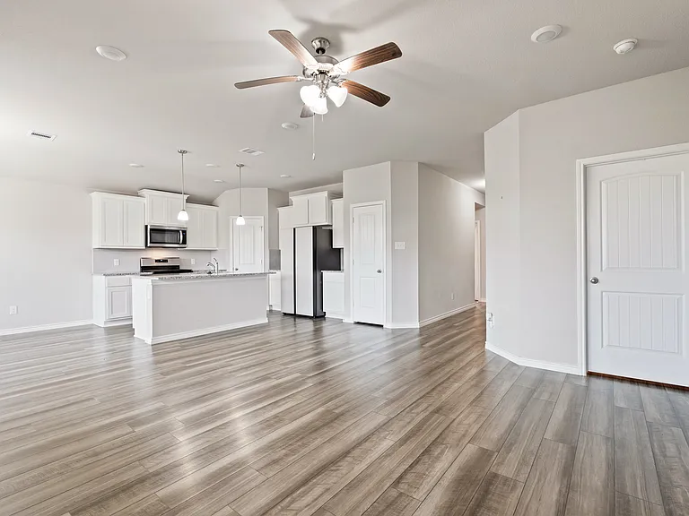 1142 Natchez Dr — Photo 15