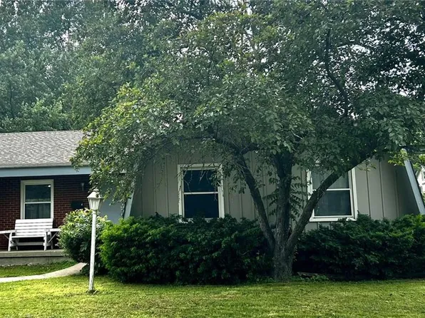 1300 S Main St, Harrisonville, MO 64701