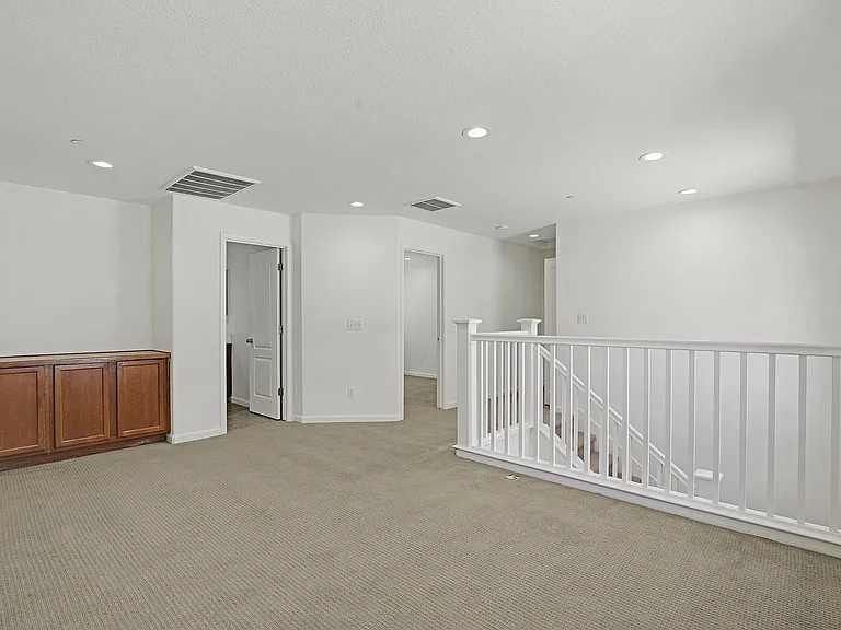 2111 Parkhurst St — Photo 23