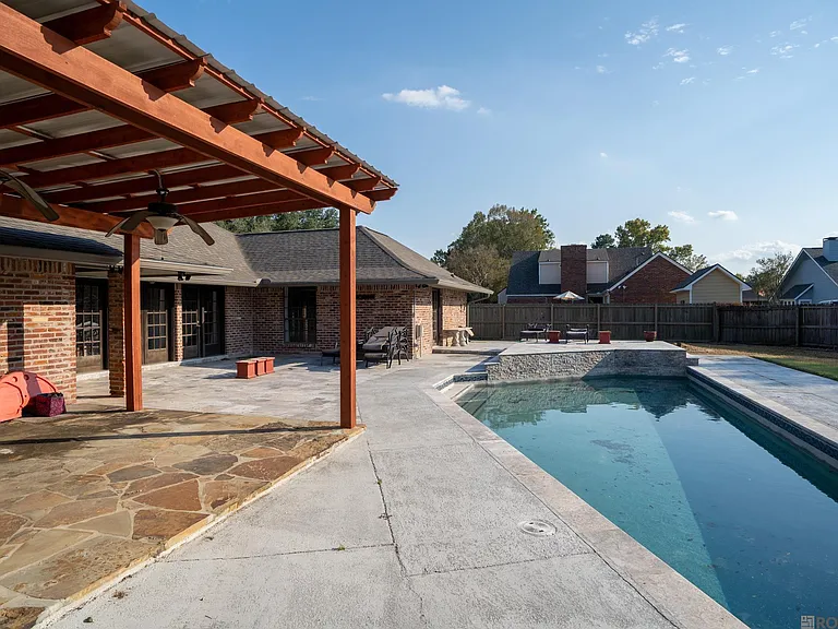 3736 Sessions Dr — Photo 31