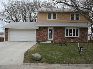 8811 Woodmayr Dr, Norwalk, IA 50211