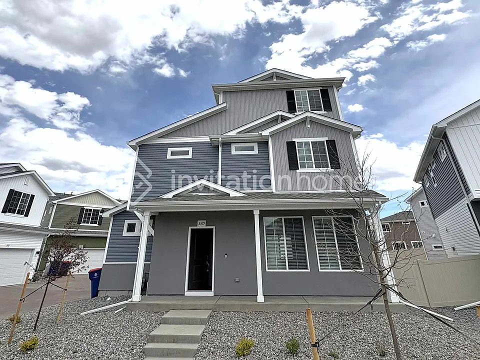 3369 Streamwood Dr