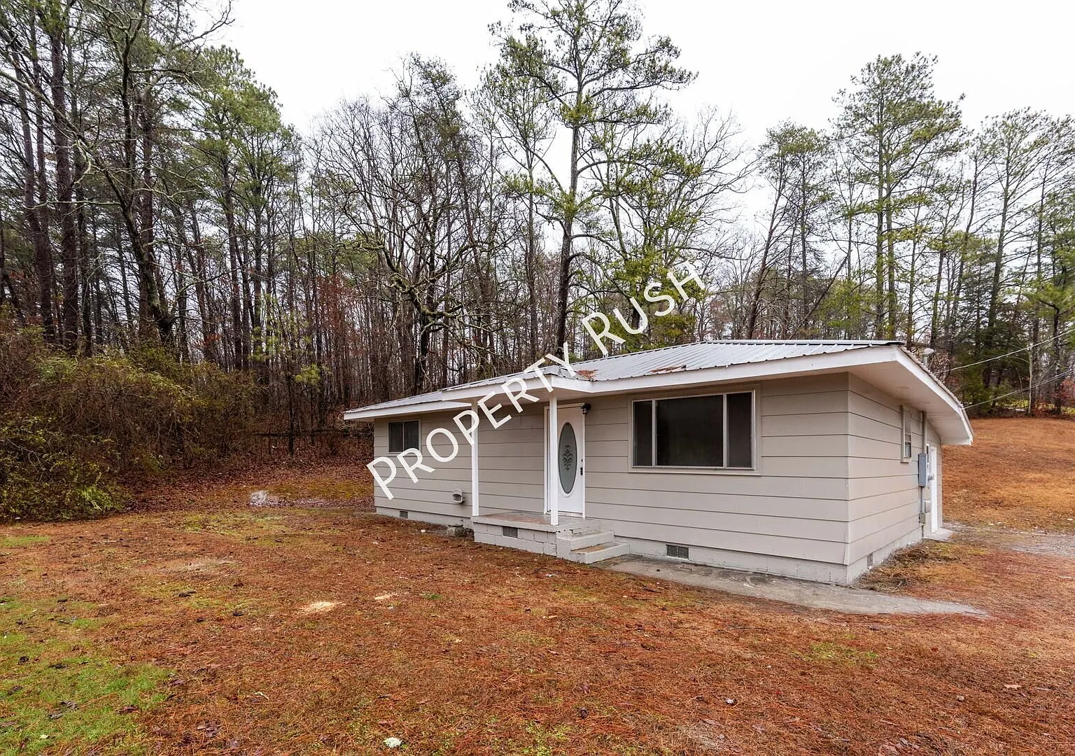 19 Diamond Dr. - Charming 3 bed/1 bath rental home in beautiful Chickamauga, GA! $1,350/mo. — Photo 3