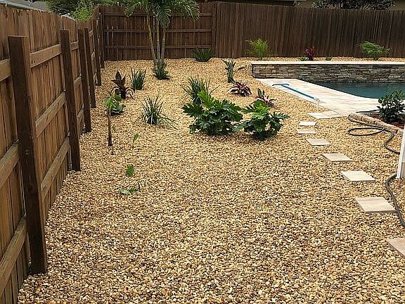 5th image of 1504 Clapton Dr