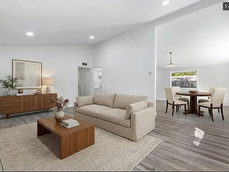 912 Warfield Way — Photo 15