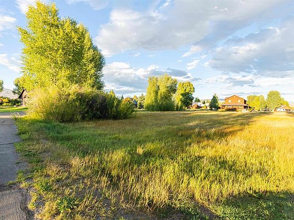 4th image of 255 Meadow Lark Trail