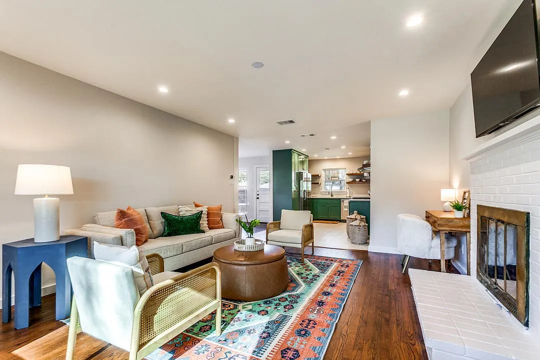 3 bed, 1335 sqft, $6,000 — Photo 3