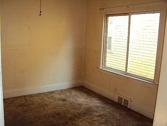 3rd image of 15380 La Salle Blvd