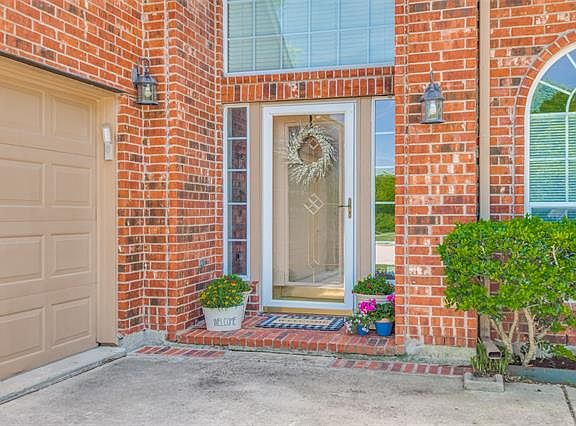 2nd image of 1022 Hidden Creek Ct