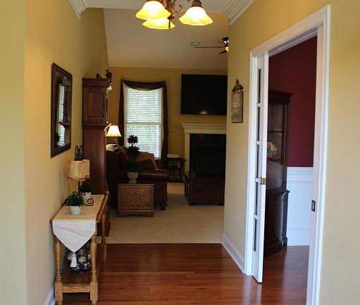 5th image of 305 Lagoon Dr #6