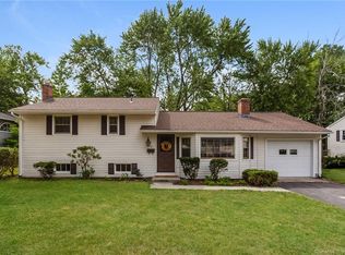 45 W Point Ter, West Hartford, CT 06107