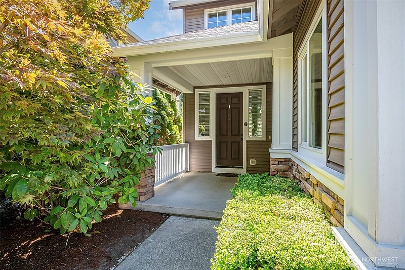 2nd image of 28011 Maple Ridge Way SE