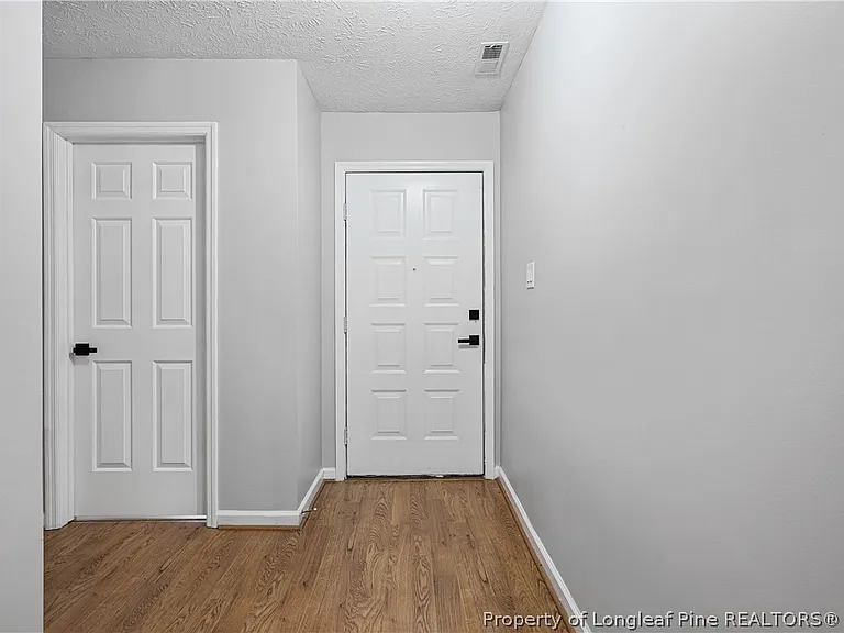 2105 Wexford Oaks Ct — Photo 5
