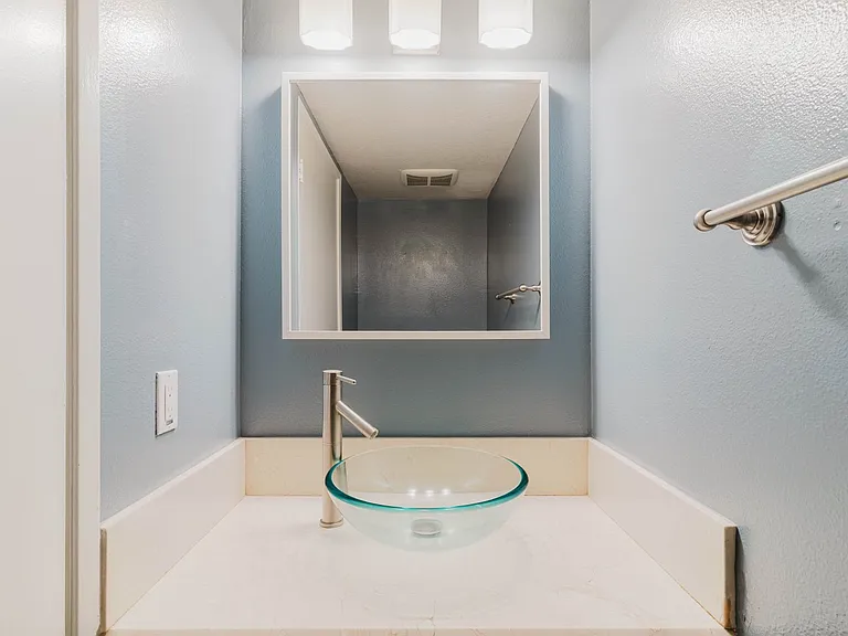 6301 Honolulu Ave #50 — Photo 28