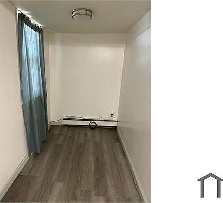 5th image of 18 Orchard St Floor 1