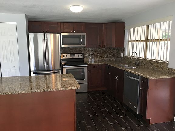 4th image of 7104 Hazelwood Ct