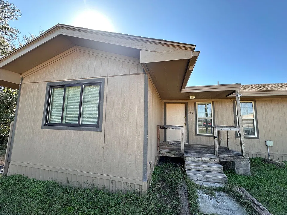 411 Sunrise St