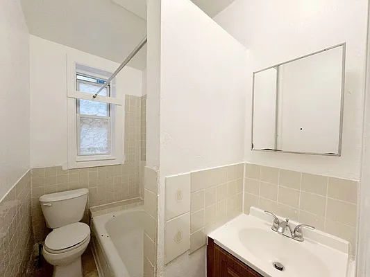 Rented by Pear NYC LLC | media 9