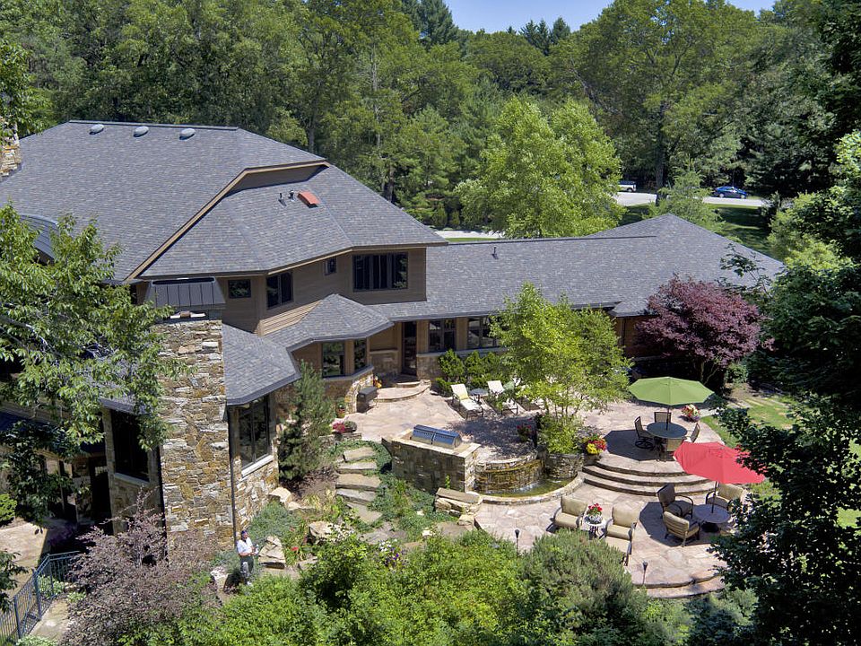 1st image of 4025 Forest Acres Dr