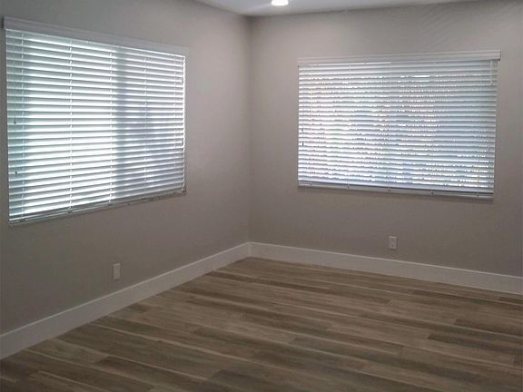 great room with complete privacy and tree top views!