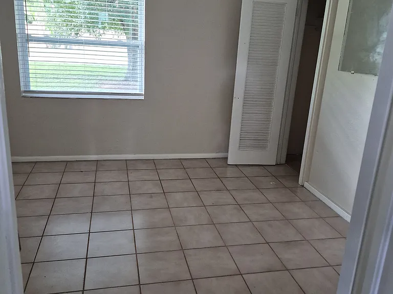 3204 E Riverside Dr #S — Photo 4