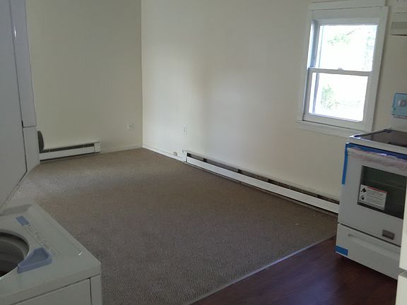 4th image of 613 Hudson Ave