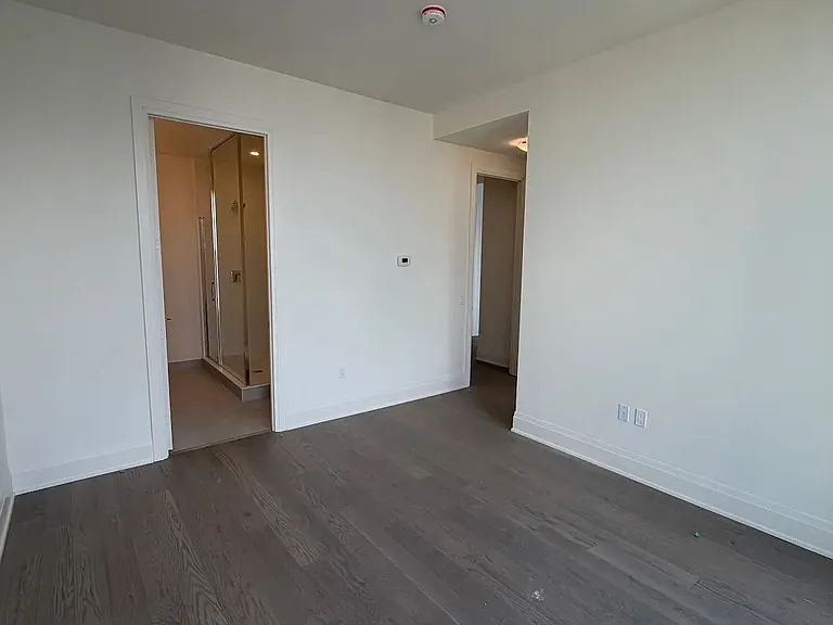 8960 Jane St #Penthouse 102 — Photo 16