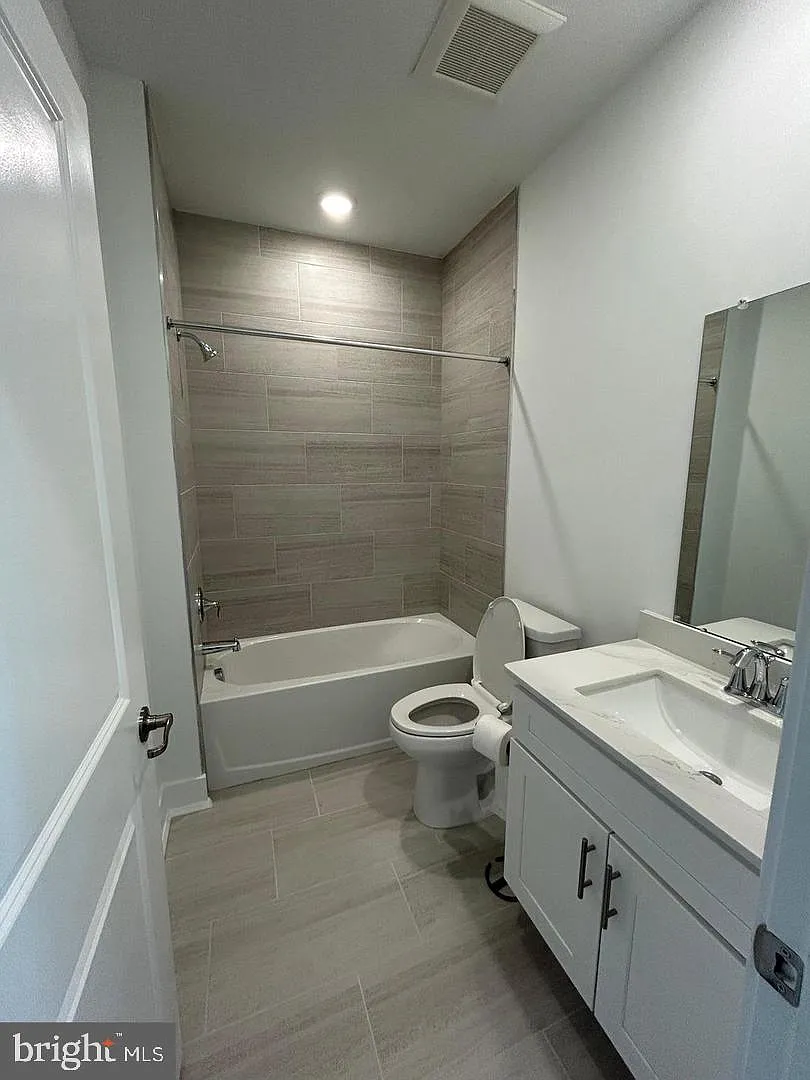 2 bed, 2.0 bath, 1250 sqft, $2,650 — Photo 4