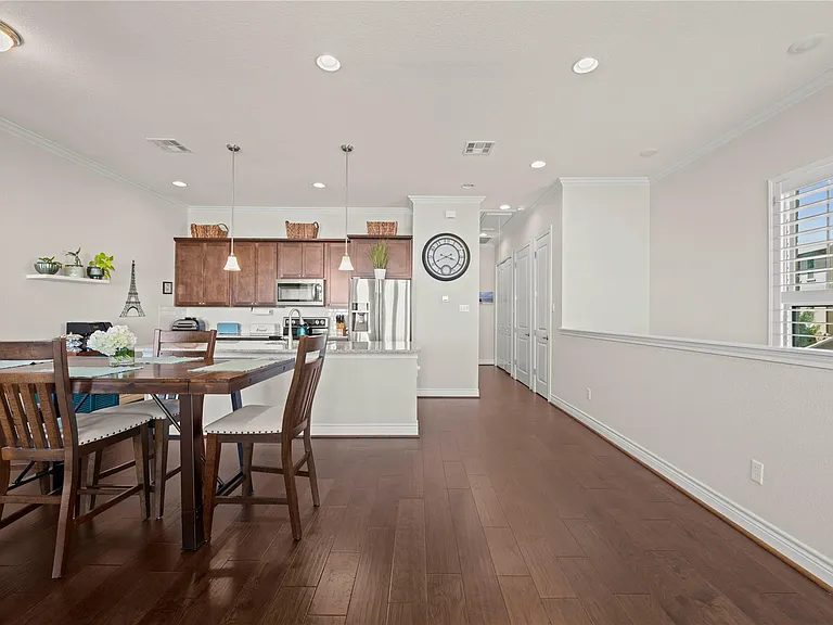 1201 Highknoll Ln — Photo 22