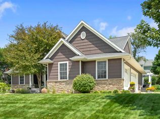 1101 Lakeview Dr, Cedar Falls, IA 50613