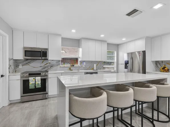 800 NW 6th Avenue, Pompano Beach, FL 33060