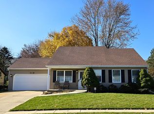 648 Alice Pl, Elgin, IL 60123