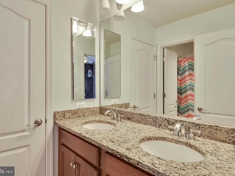 42977 Thornblade Cir — Photo 19