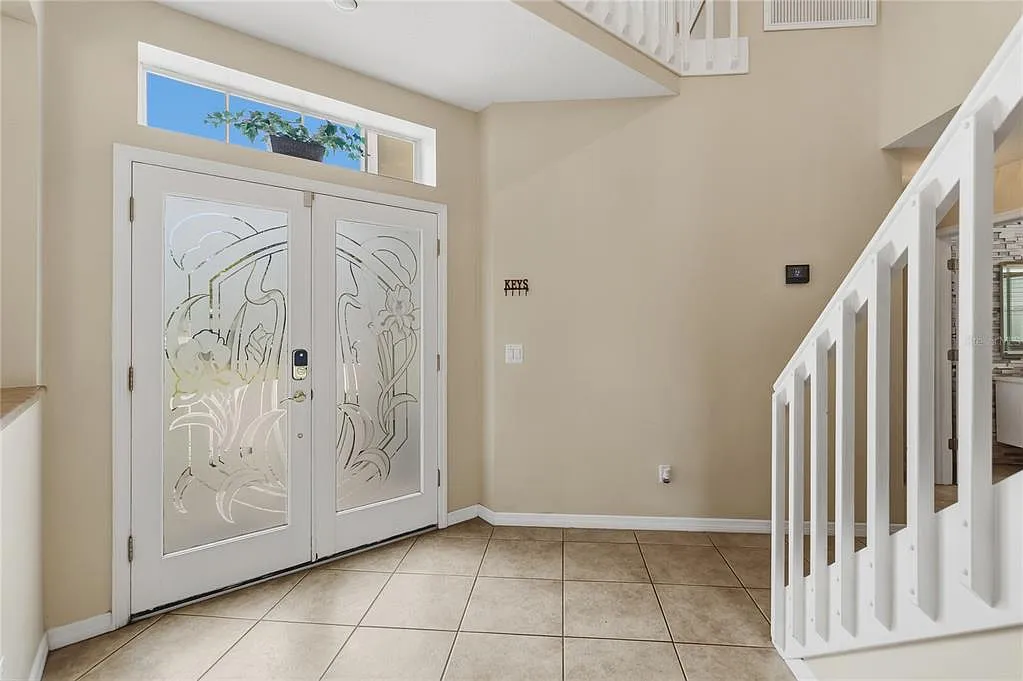 5 bed, 3.0 bath, 3883 sqft, $4,500 — Photo 4