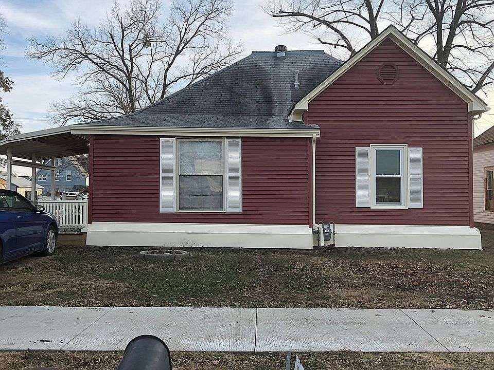 2nd image of 909 W 9th St