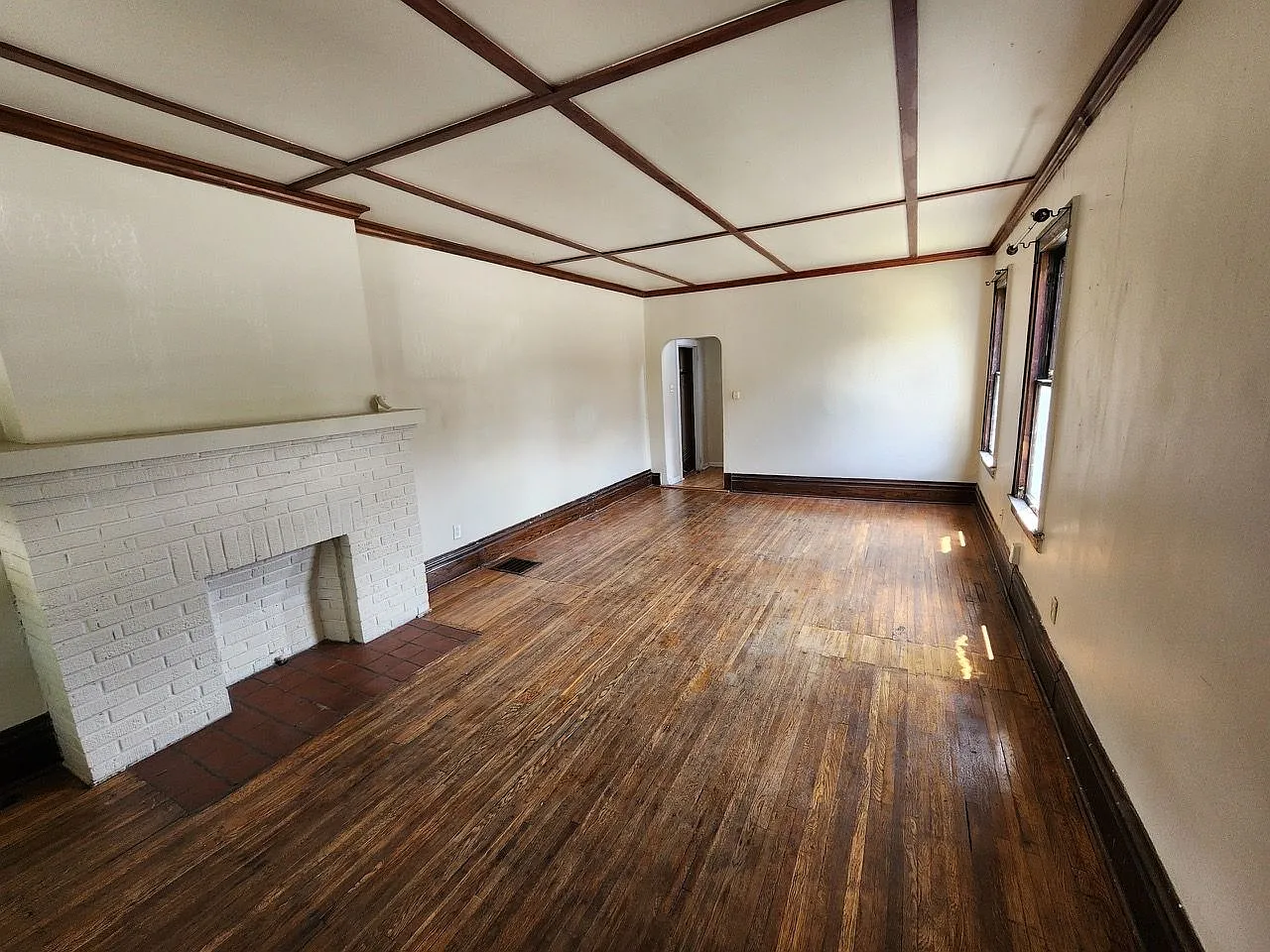 2 bed, 1.0 bath, 1100 sqft, $1,250 — Photo 1