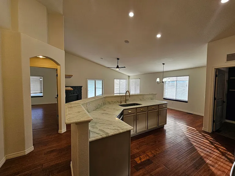 13617 Park Meadows Dr — Photo 10