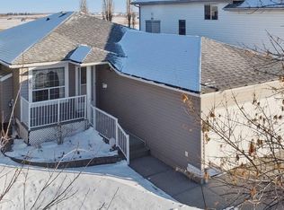 63 W Anaheim Cres NE, Calgary, AB T1Y 7B8