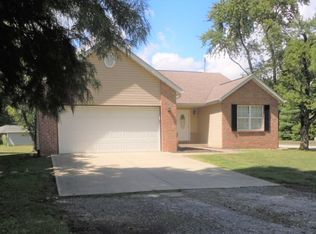 153 Troy Rd, Collinsville, IL 62234