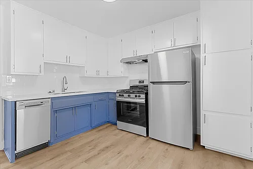 6615 Franklin Ave. Photo 1