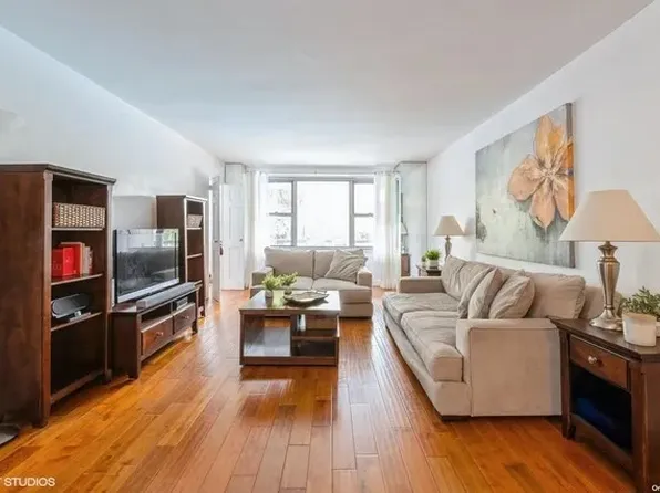 70-25 Yellowstone Boulevard image 3 of 12