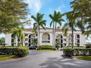700 Valley Stream Dr APT 202, Naples, FL 34113