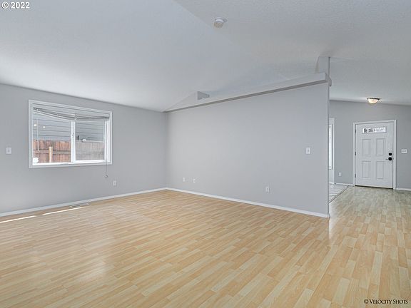 2nd image of 10003 NE 86th Ct