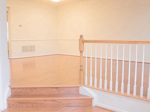 5th image of 22631 Upperville Heights Sq
