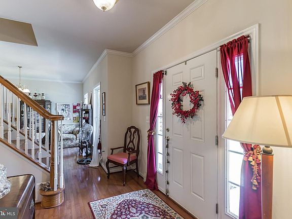 3rd image of 16842 Fairfax Dr