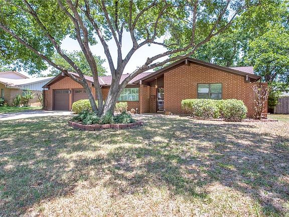 2nd image of 3833 Burkett Dr