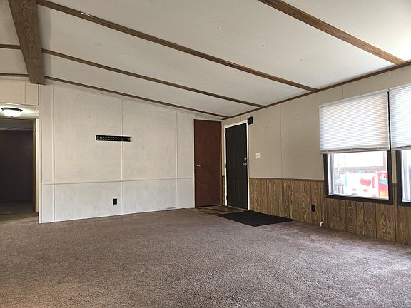 5th image of 38 Berry Ln