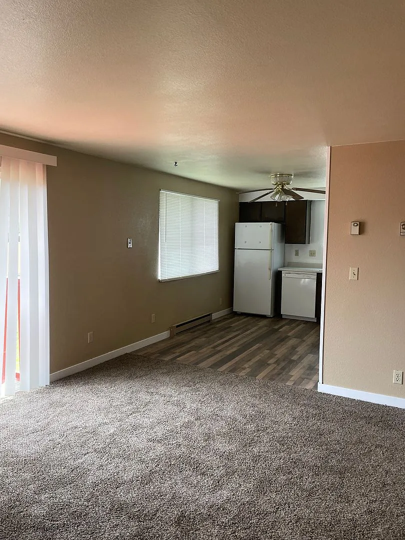 260 Shoshone — Photo 1