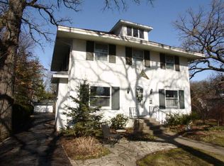 238 Scottswood Rd, Riverside, IL 60546